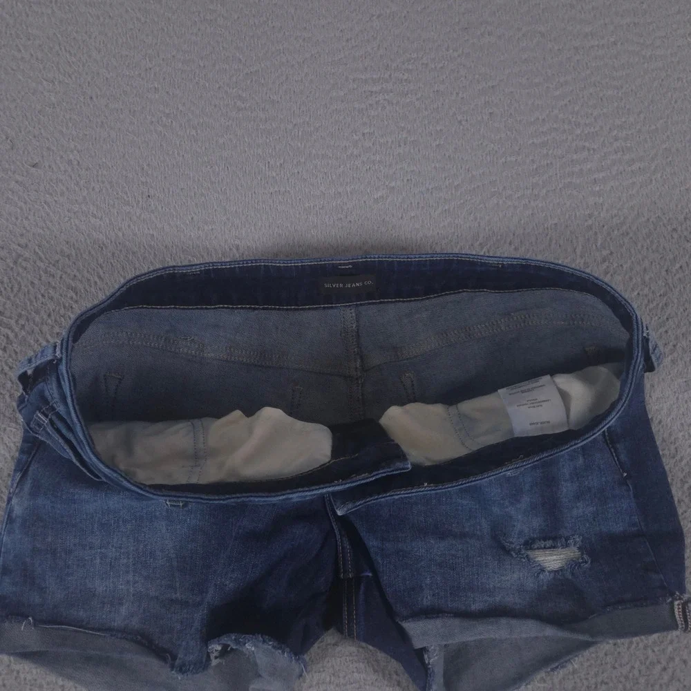 Silver Jeans Co Shorts Womens W34 Dark Blue Suki Distressed Denim Shorts Jorts